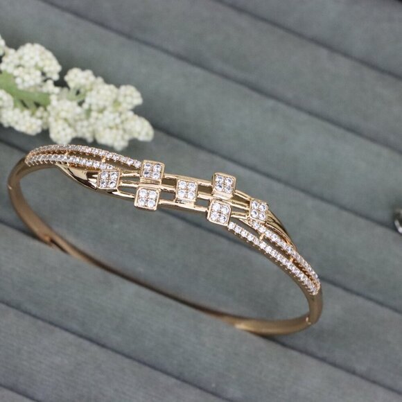 Elegant Rose Gold Bangle with Dazzling Square Crystal Detailing, XPBL0516 - Picture 10 of 12